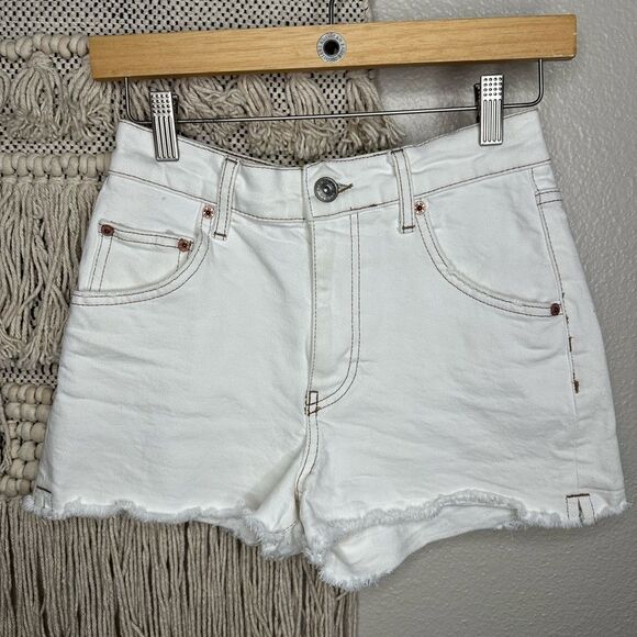 BDG White Jean Shorts with Frayed Hems Size 24 - Picture 1 of 3